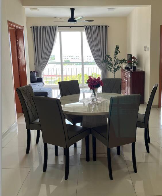 Homestay Ttdi Adina 710 Shah Alam,Sek 13,Msu,3Bedroooms מראה חיצוני תמונה